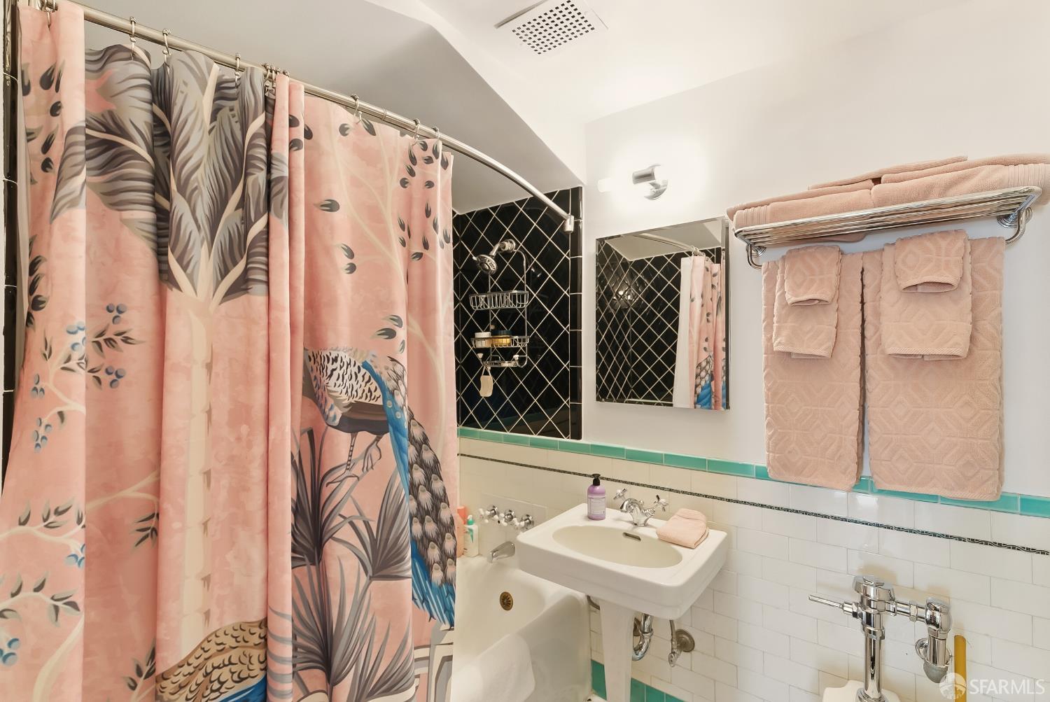 Photo #7: 426125881 Listing: Photo #7