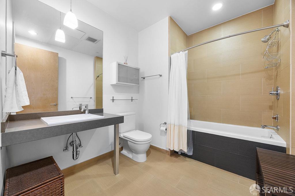 Photo #8: 426123175 Listing: Photo #8