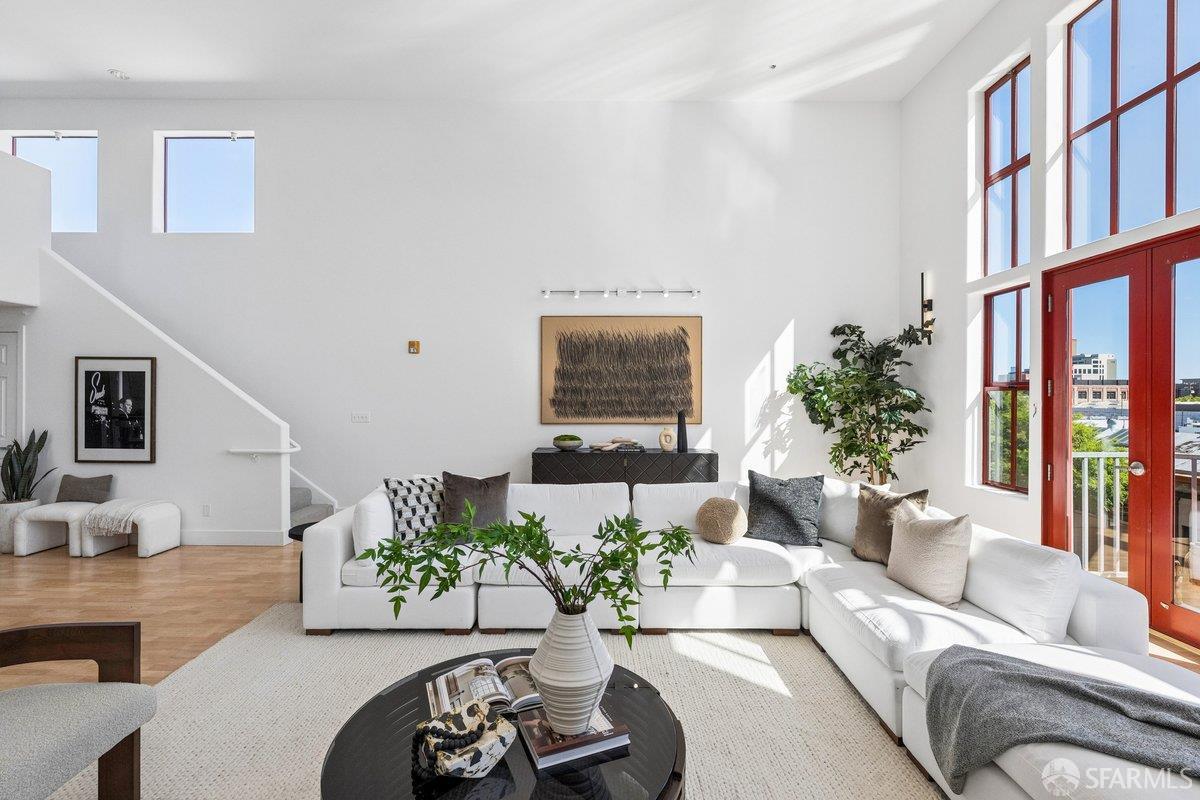 Photo #4: 426118296 Listing: Photo #4