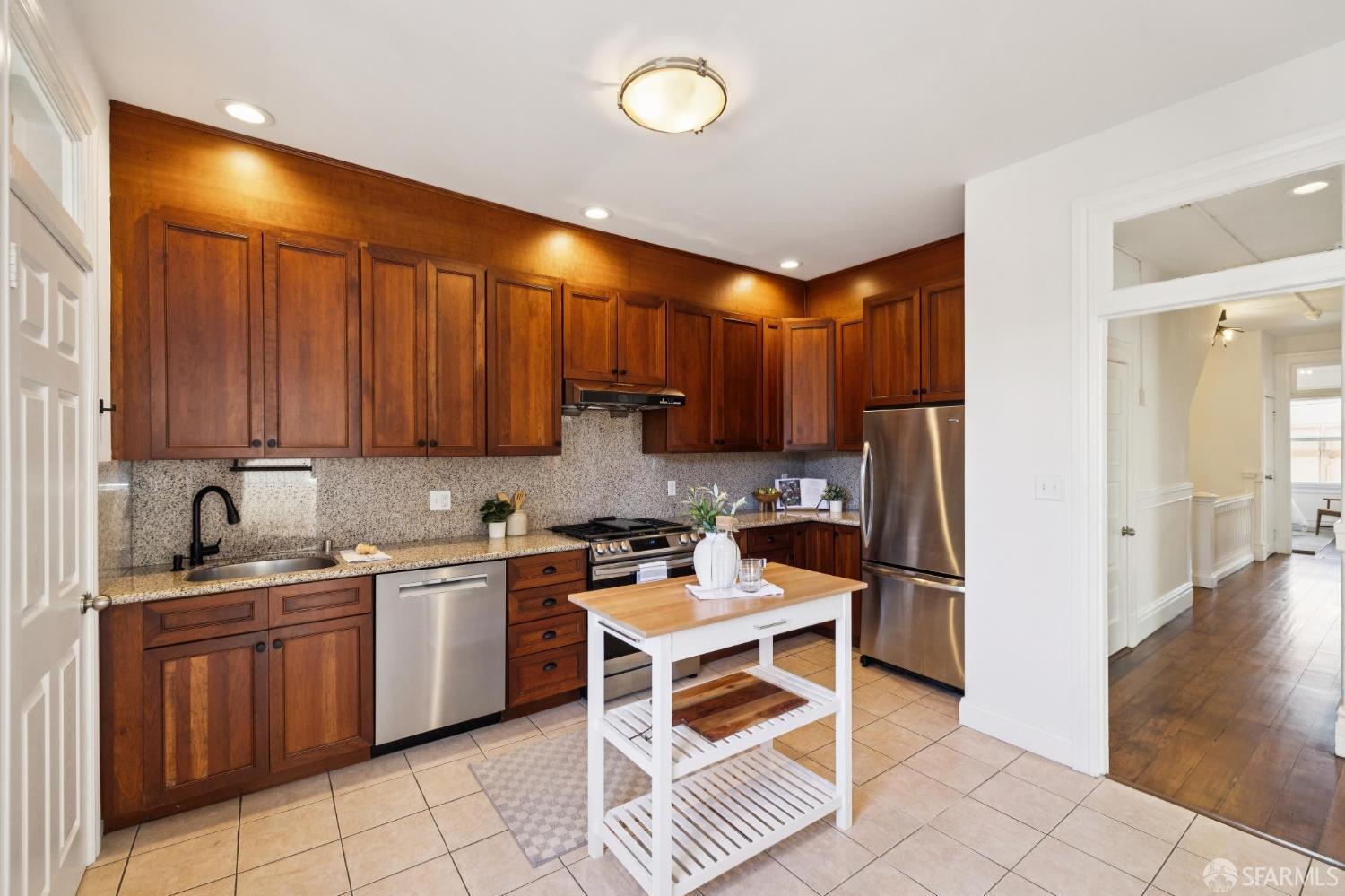 Photo #11: 426123073 Listing: Photo #11