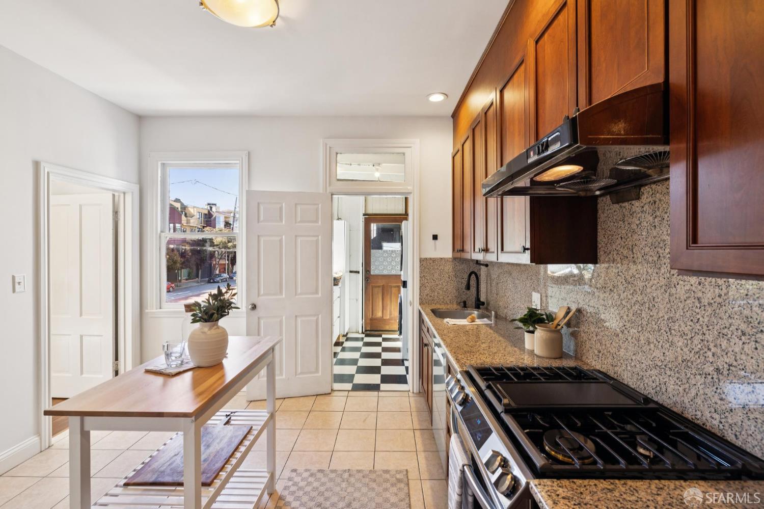 Photo #12: 426123073 Listing: Photo #12