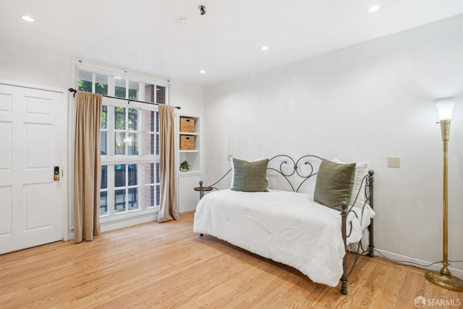 Photo #5: 426126362 Listing: Photo #5