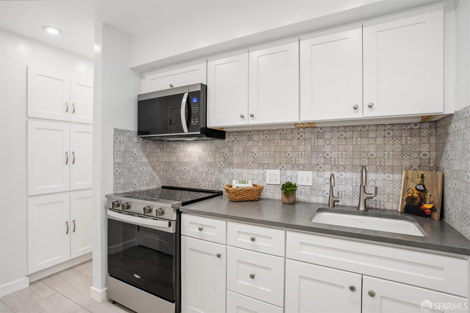 Photo #8: 426126362 Listing: Photo #8