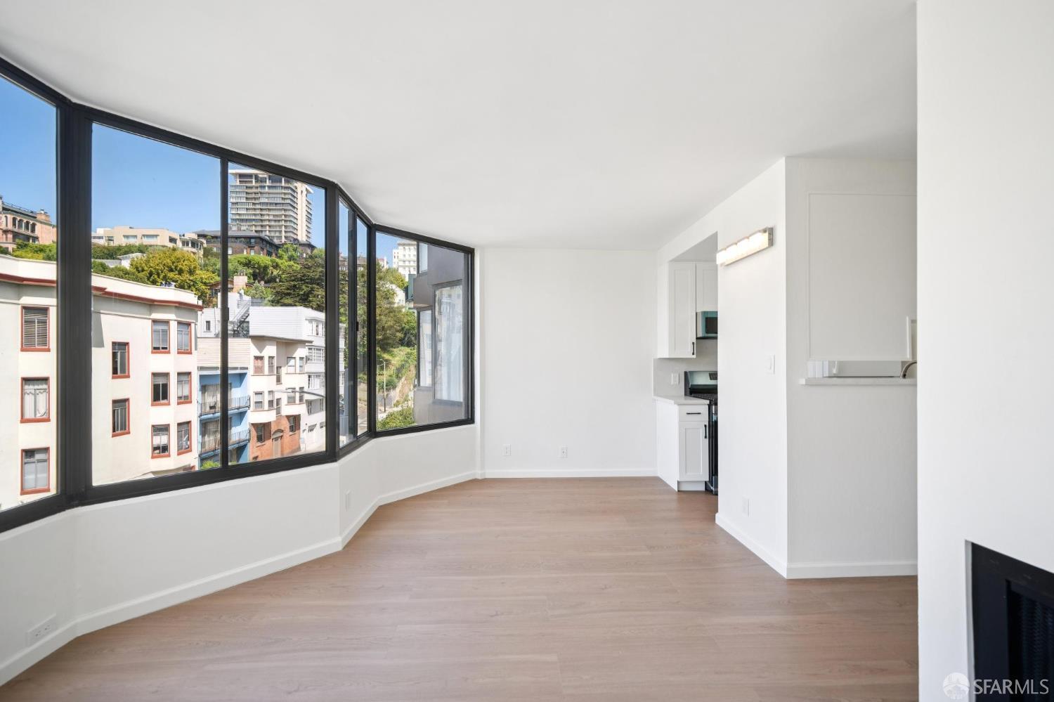 Photo #4: 426126497 Listing: Photo #4