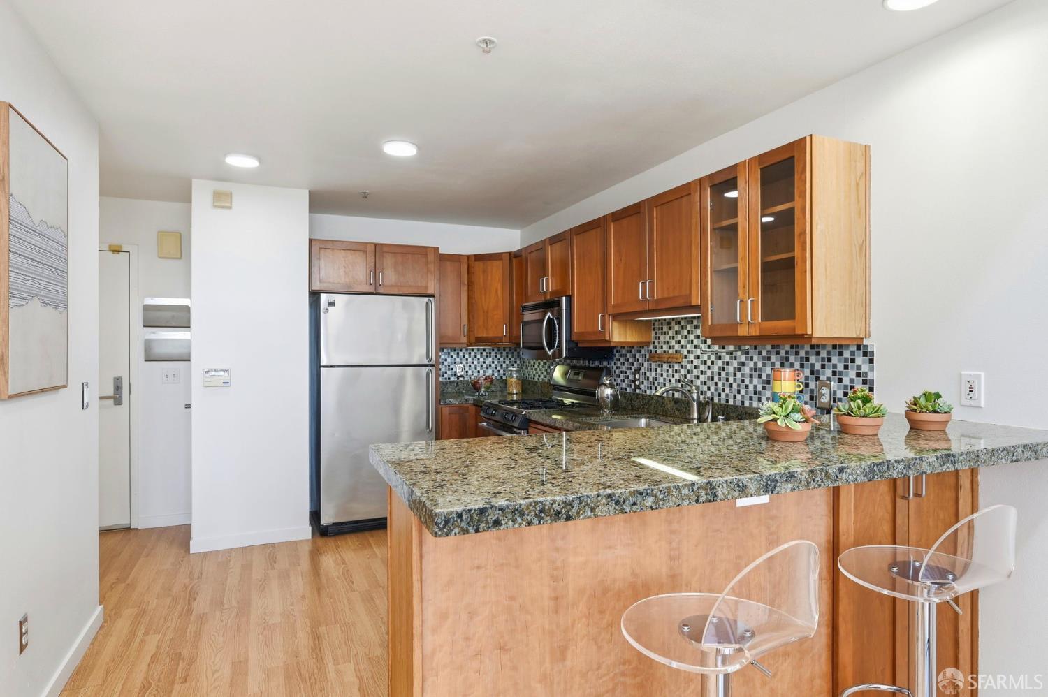 Photo #6: 426126206 Listing: Photo #6