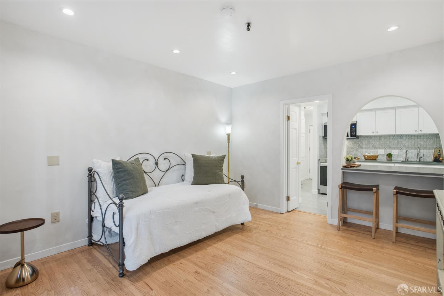 Photo #3: 426126362 Listing: Photo #3