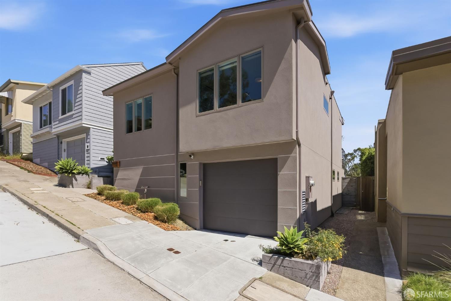 Front Image Thumbnail for SF426126482