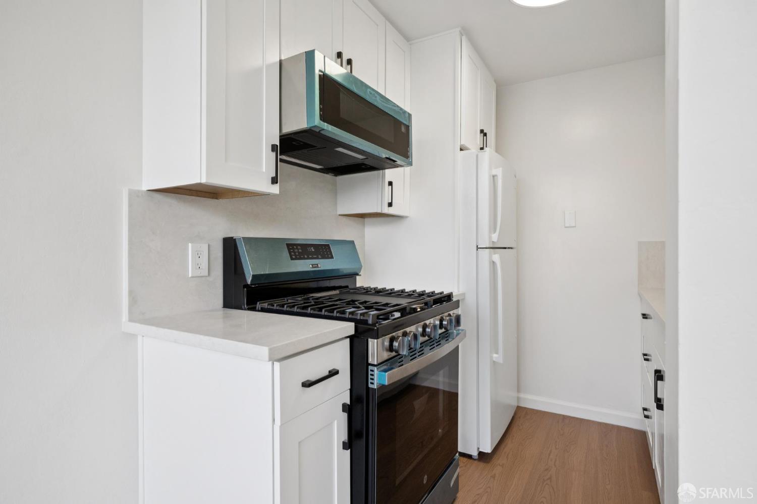 Photo #10: 426126497 Listing: Photo #10
