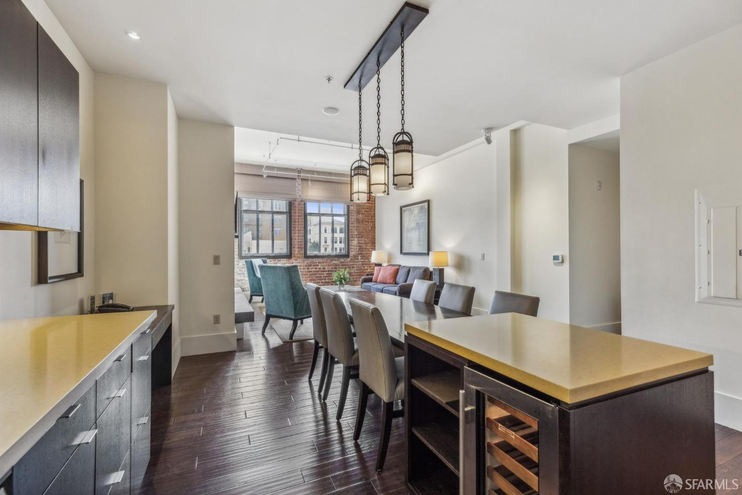 Photo #4: 426126397 Listing: Photo #4