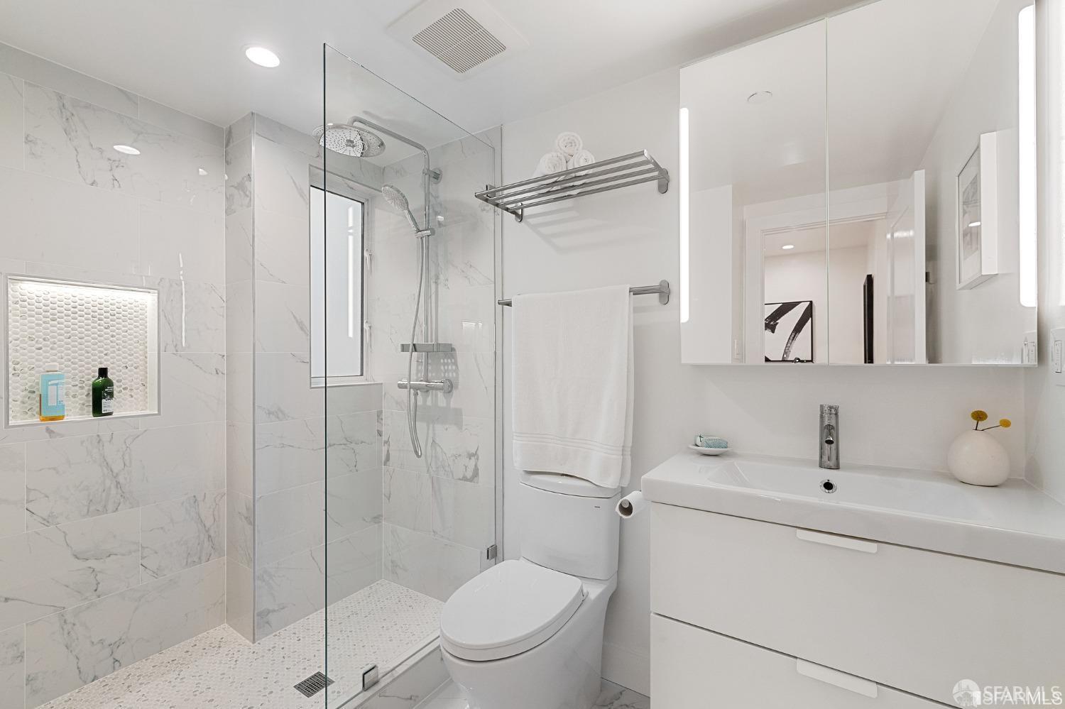 Photo #11: 426126428 Listing: Photo #11