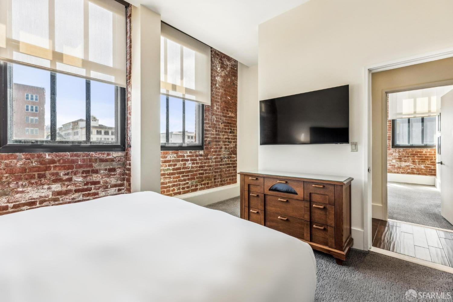 Photo #8: 426126397 Listing: Photo #8