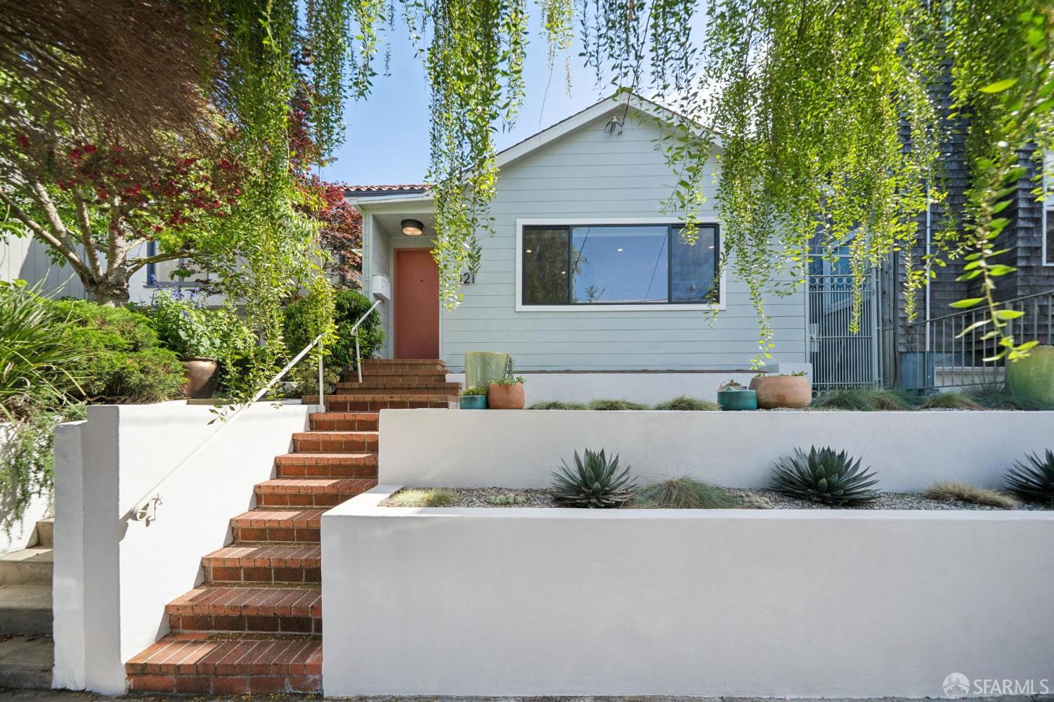 121 Lower Terrace