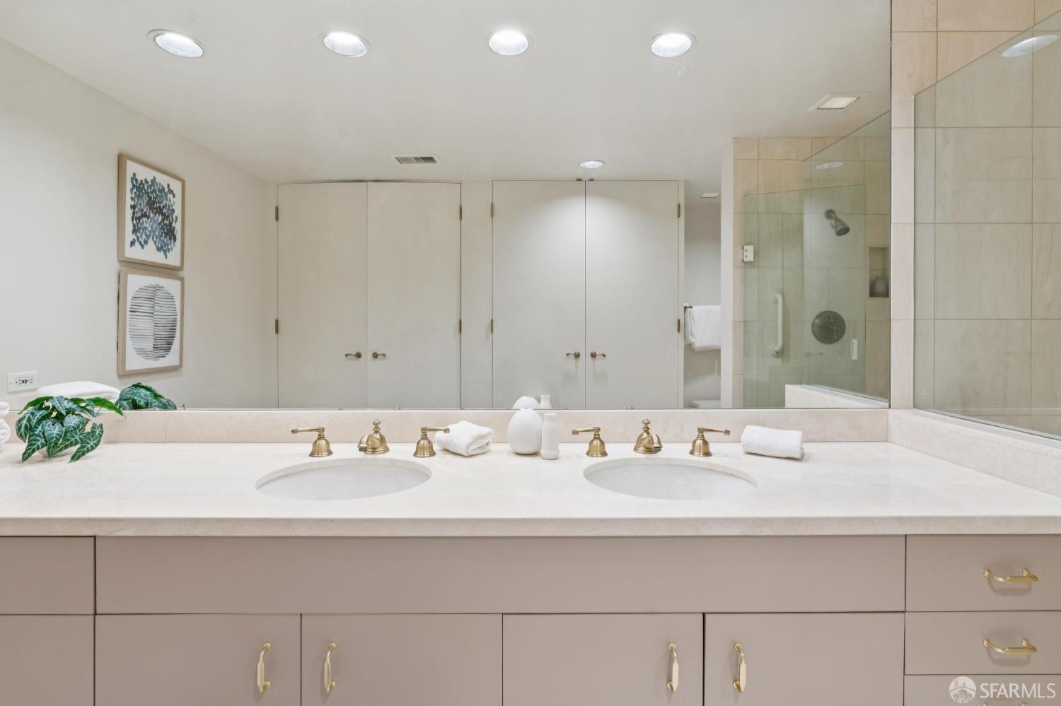 Photo #34: 426126339 Listing: Photo #34