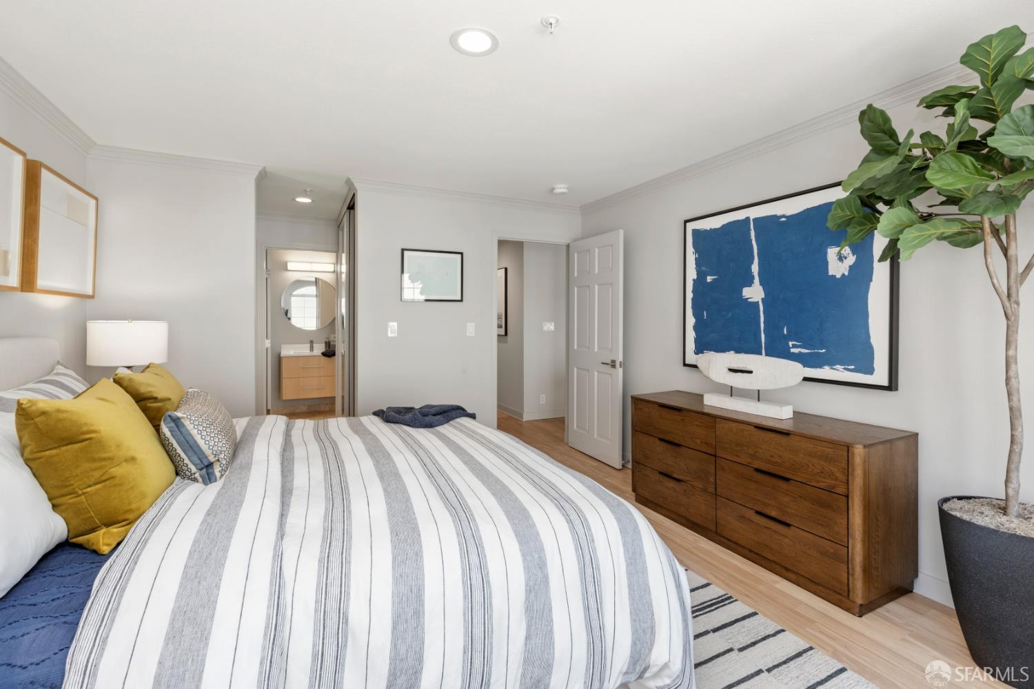 Photo #8: 426125533 Listing: Photo #8