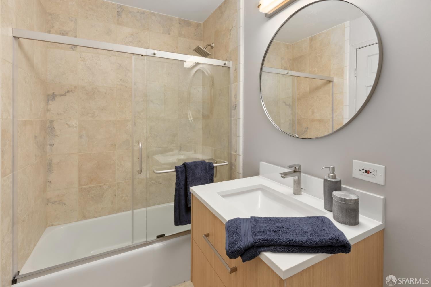 Photo #10: 426125533 Listing: Photo #10