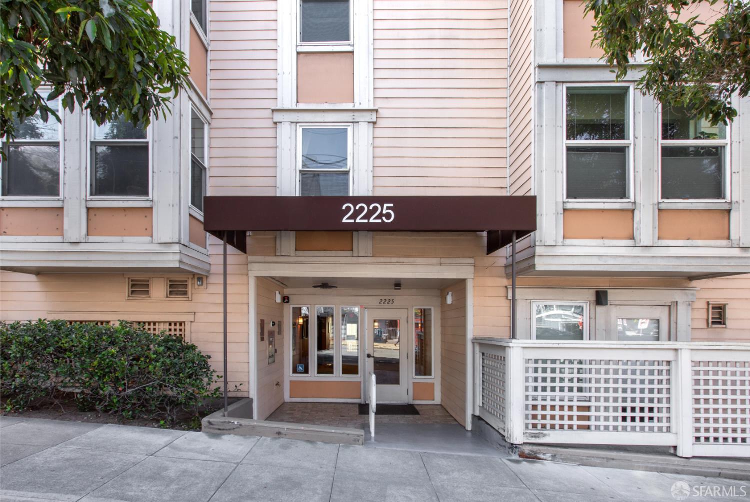 Photo #1: 426126974 Listing: Photo #1