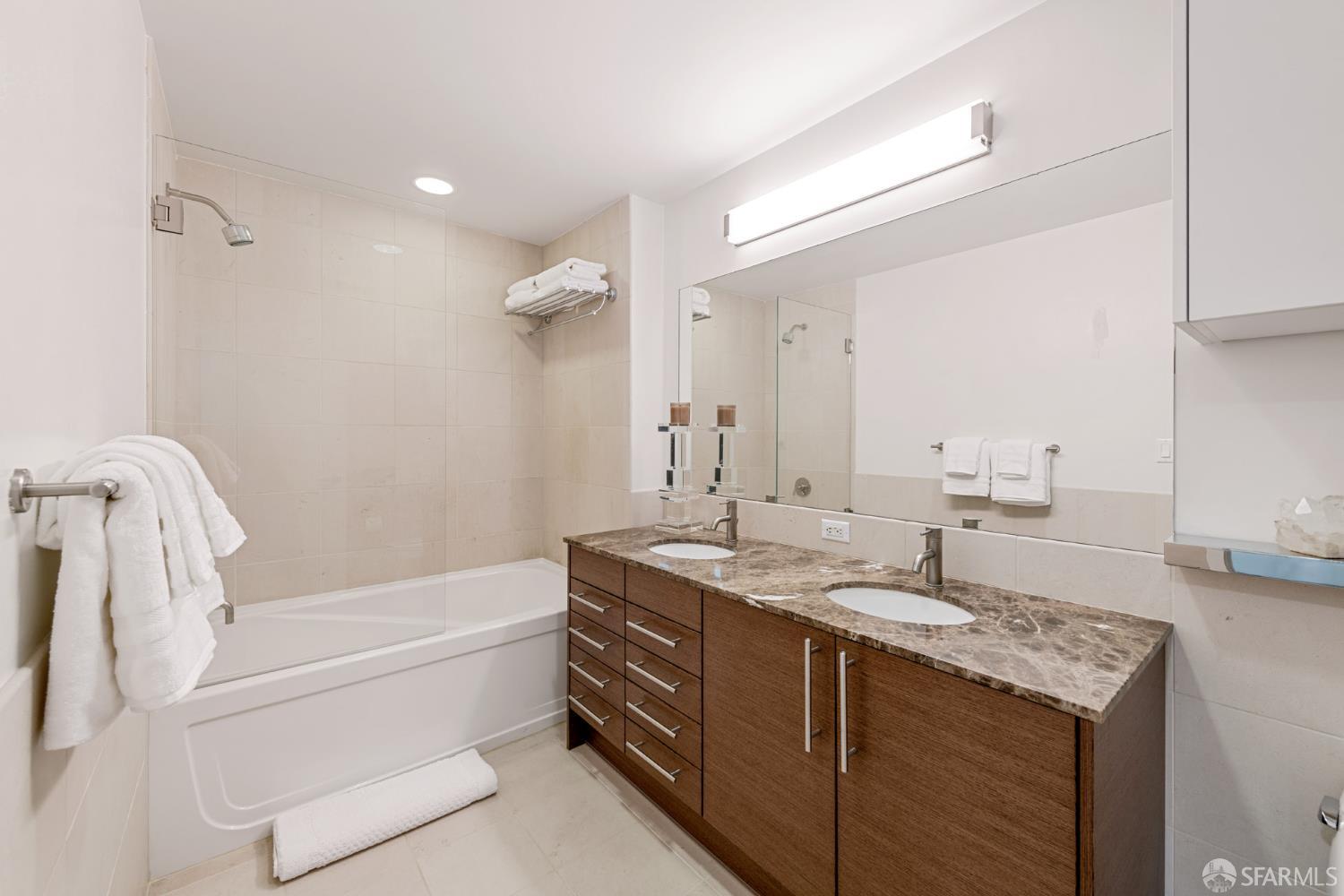 Photo #15: 426126630 Listing: Photo #15