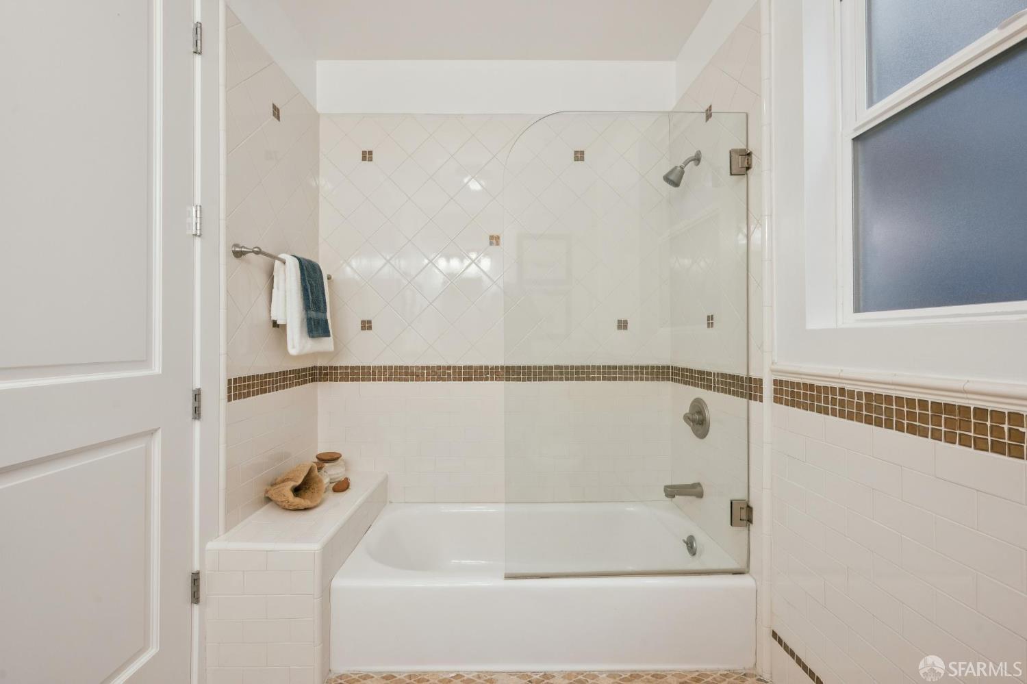 Photo #28: 426126857 Listing: Photo #28