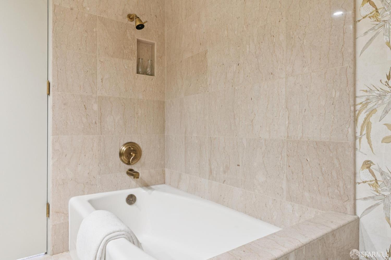 Photo #26: 426126339 Listing: Photo #26