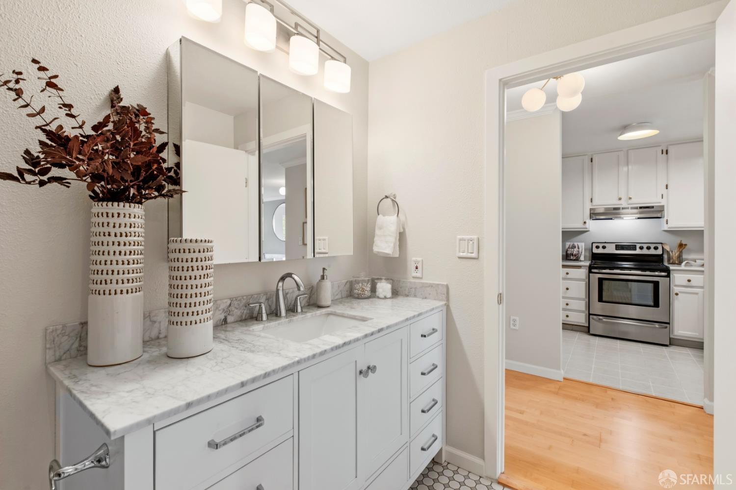 Photo #19: 426126974 Listing: Photo #19