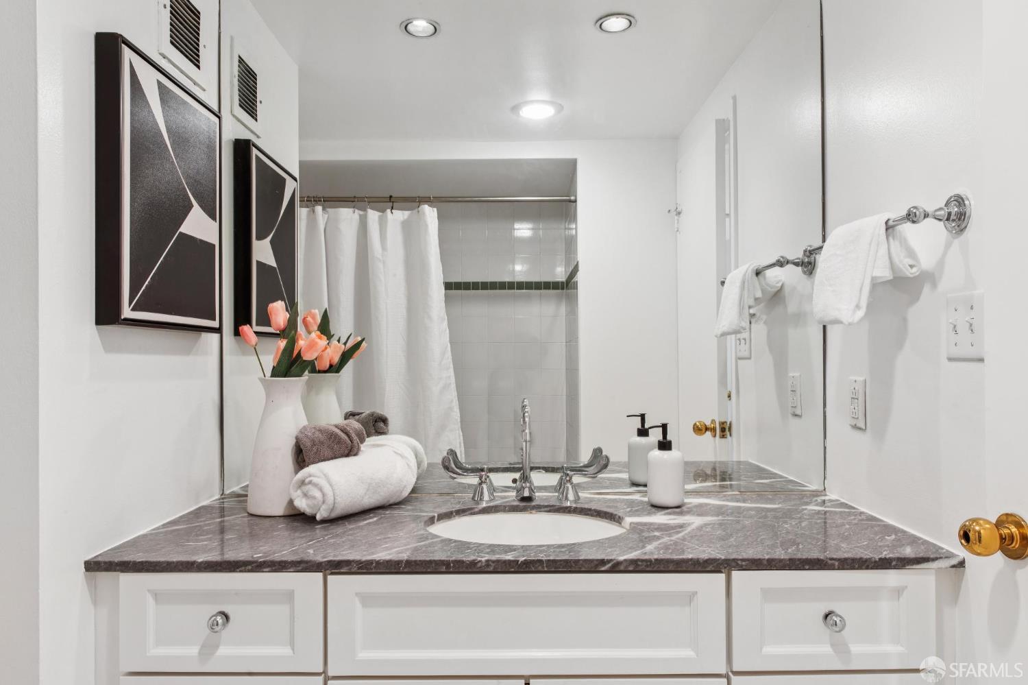 Photo #29: 426126687 Listing: Photo #29
