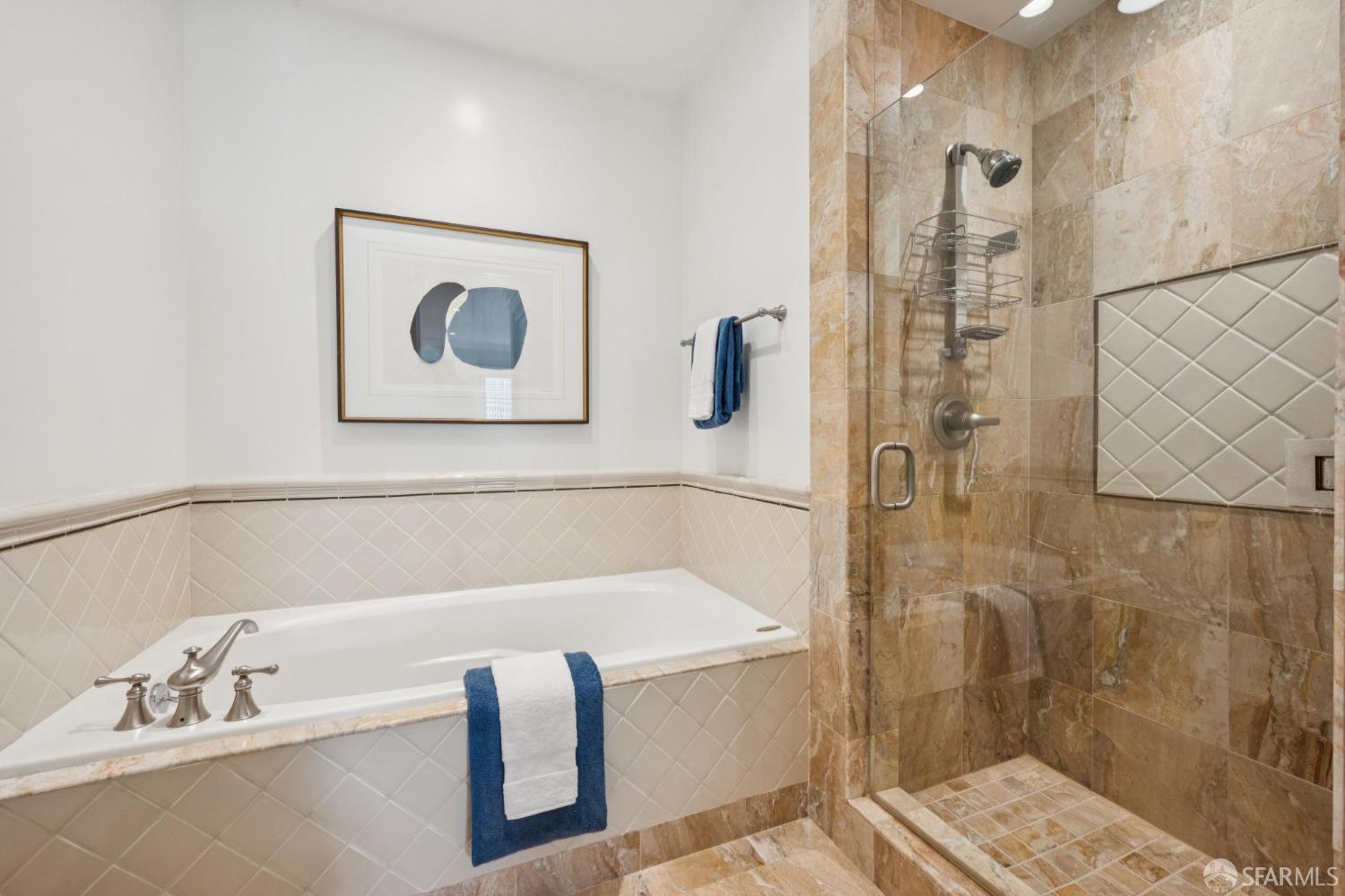 Photo #23: 426126857 Listing: Photo #23