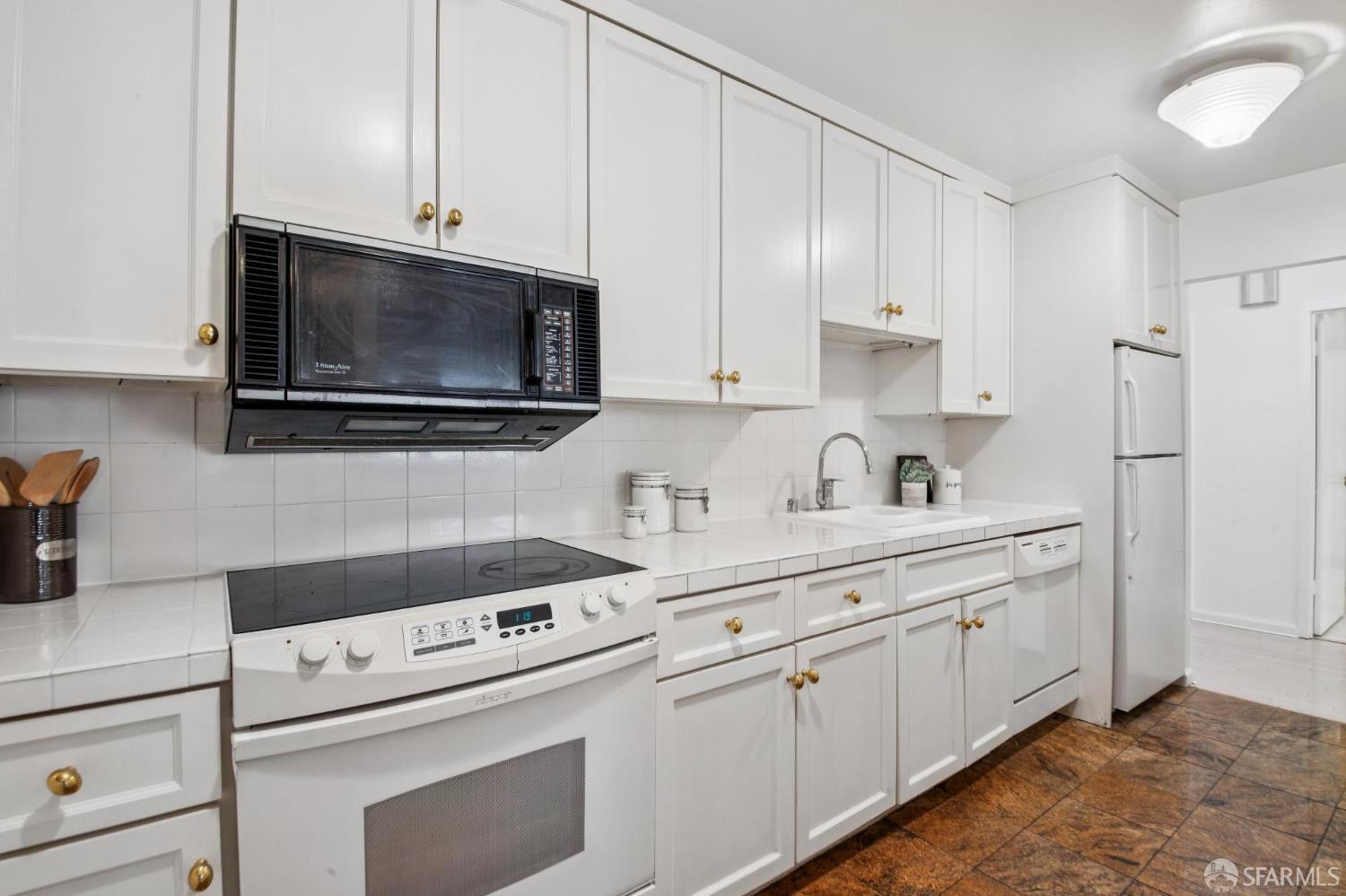 Photo #16: 426126687 Listing: Photo #16