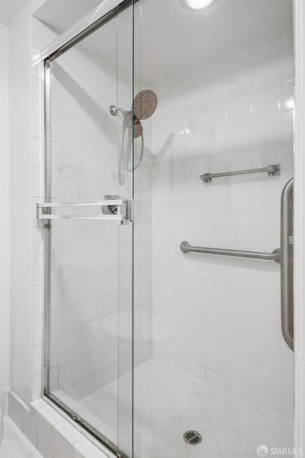 Photo #23: 426126687 Listing: Photo #23