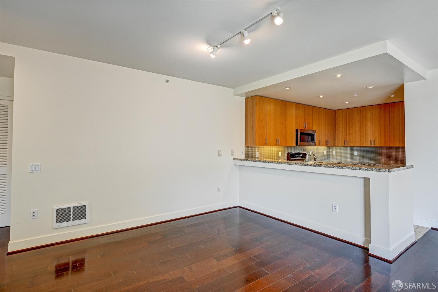 Photo #18: 426127245 Listing: Photo #18