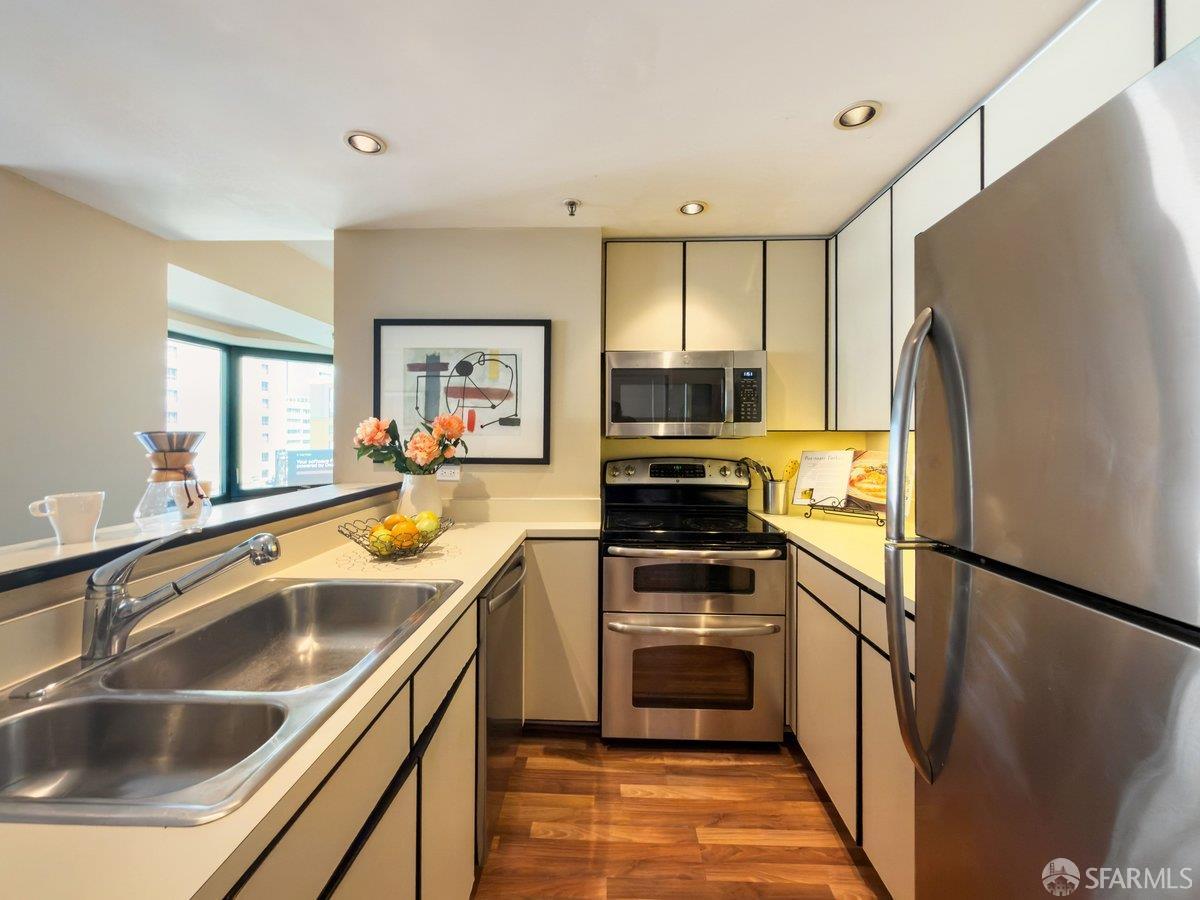 Photo #8: 426119212 Listing: Photo #8