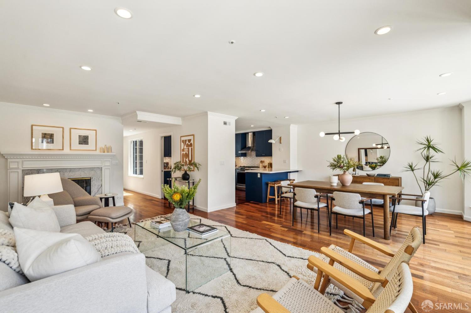 Photo #4: 426118867 Listing: Photo #4