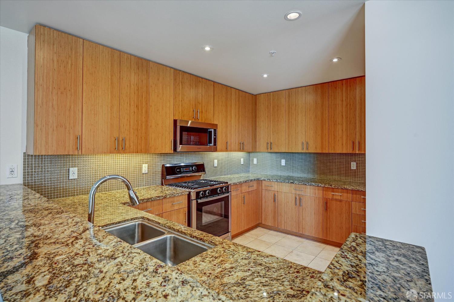 Photo #9: 426127245 Listing: Photo #9