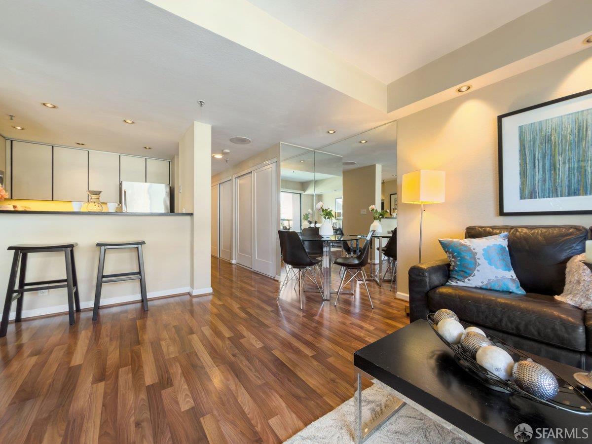 Photo #3: 426119212 Listing: Photo #3