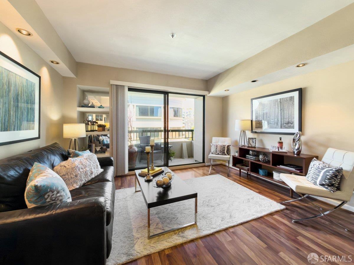 Photo #1: 426119212 Listing: Photo #1