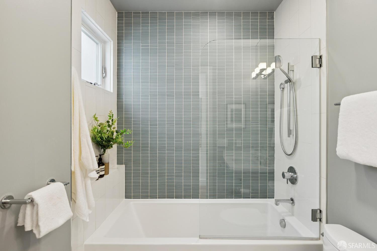 Photo #24: 426125593 Listing: Photo #24