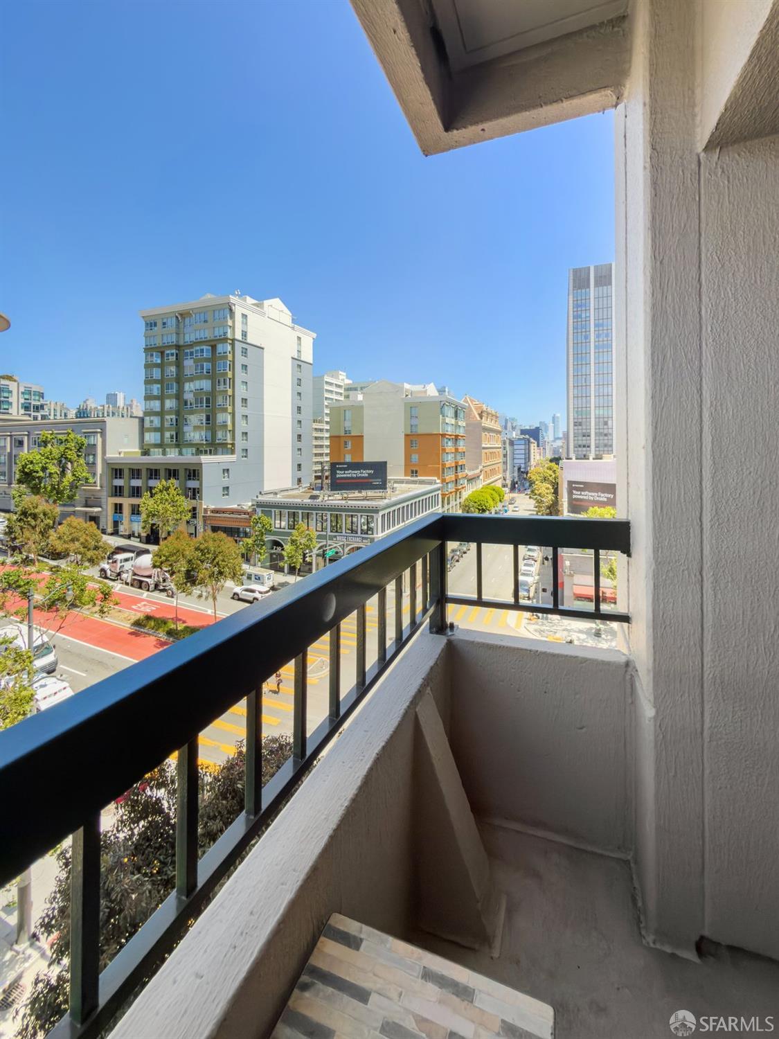 Photo #17: 426119212 Listing: Photo #17