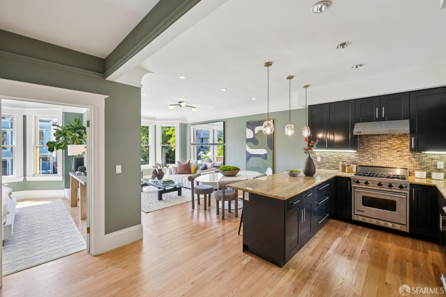Photo #10: 426109911 Listing: Photo #10