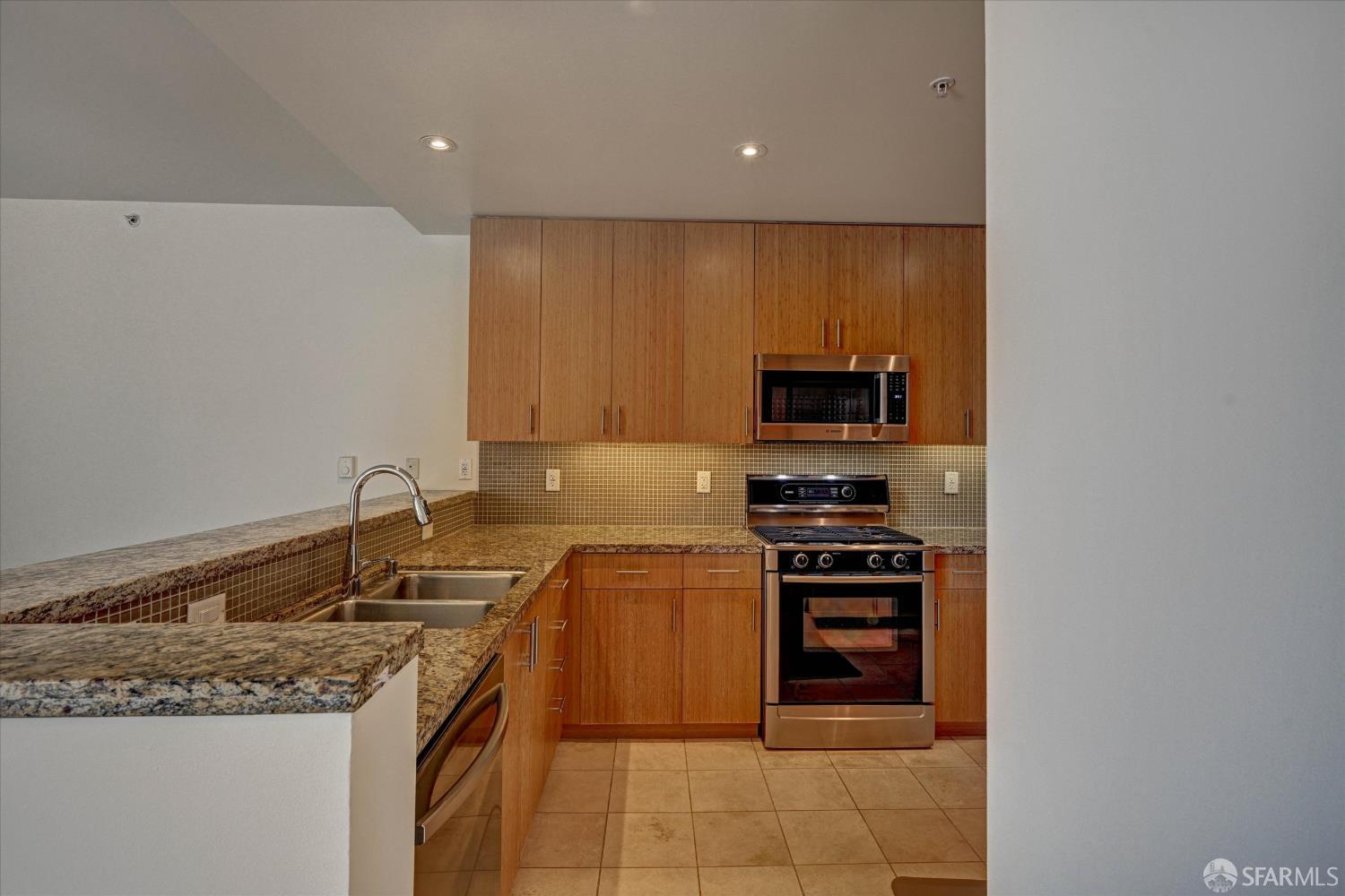 Photo #8: 426127245 Listing: Photo #8