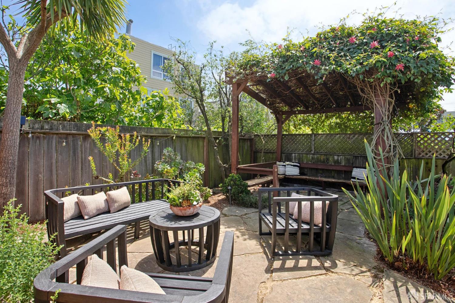 558 22nd, San Francisco, CA, 94121