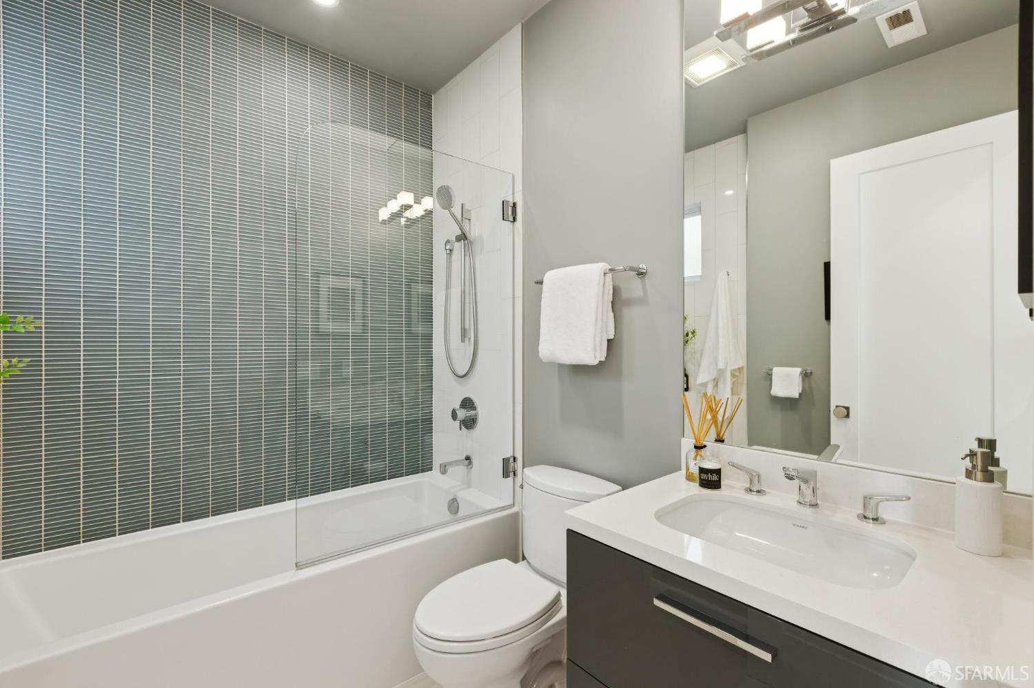Photo #25: 426125593 Listing: Photo #25
