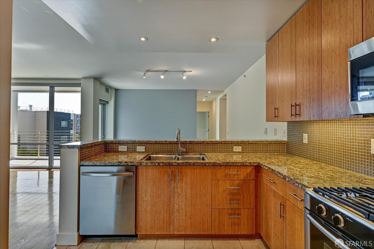 Photo #10: 426127245 Listing: Photo #10