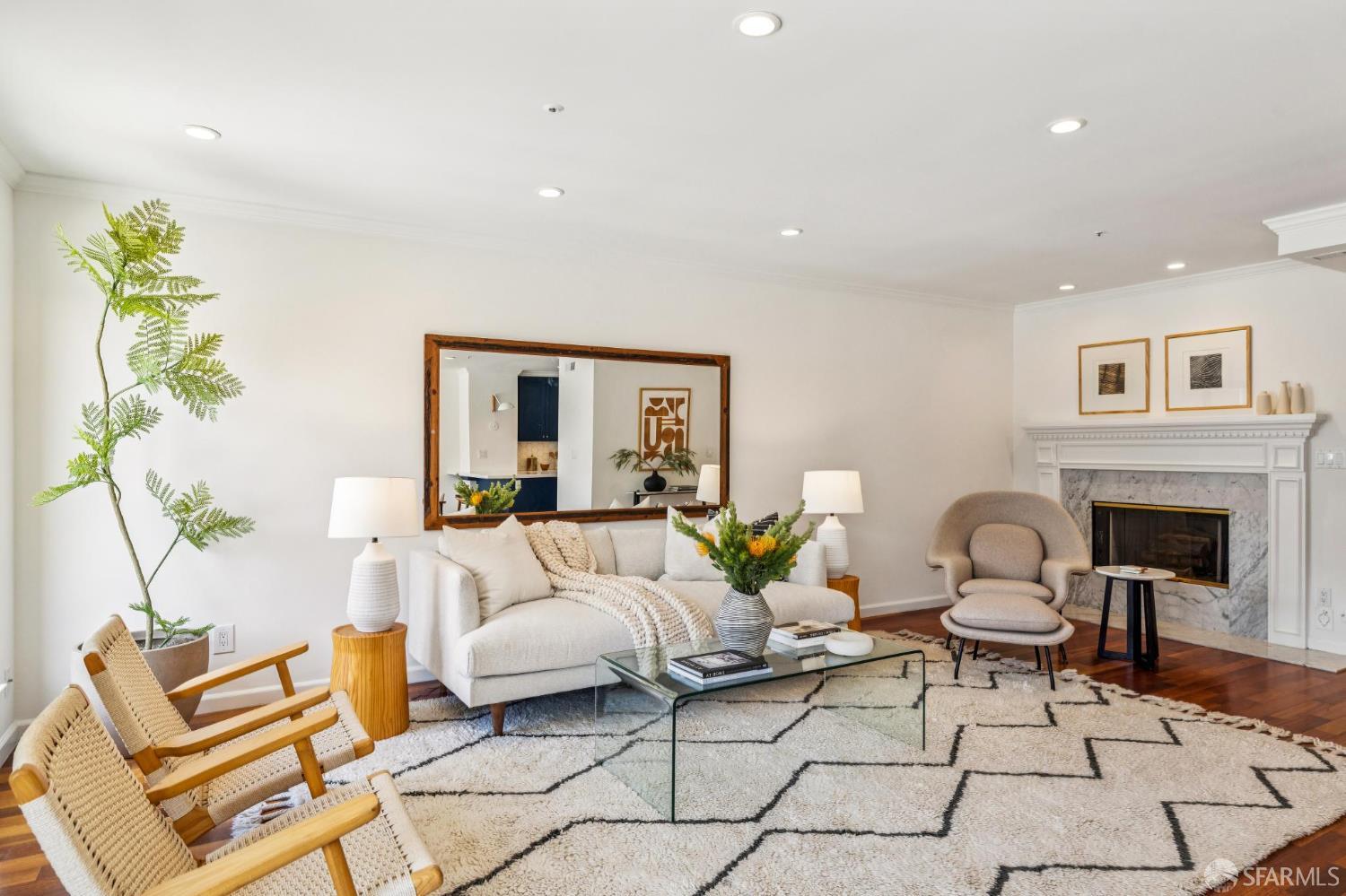 Photo #5: 426118867 Listing: Photo #5