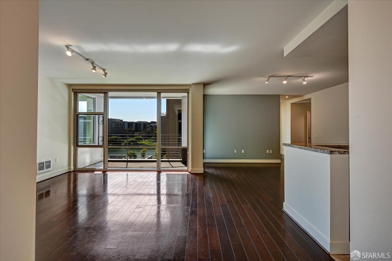 Photo #5: 426127245 Listing: Photo #5
