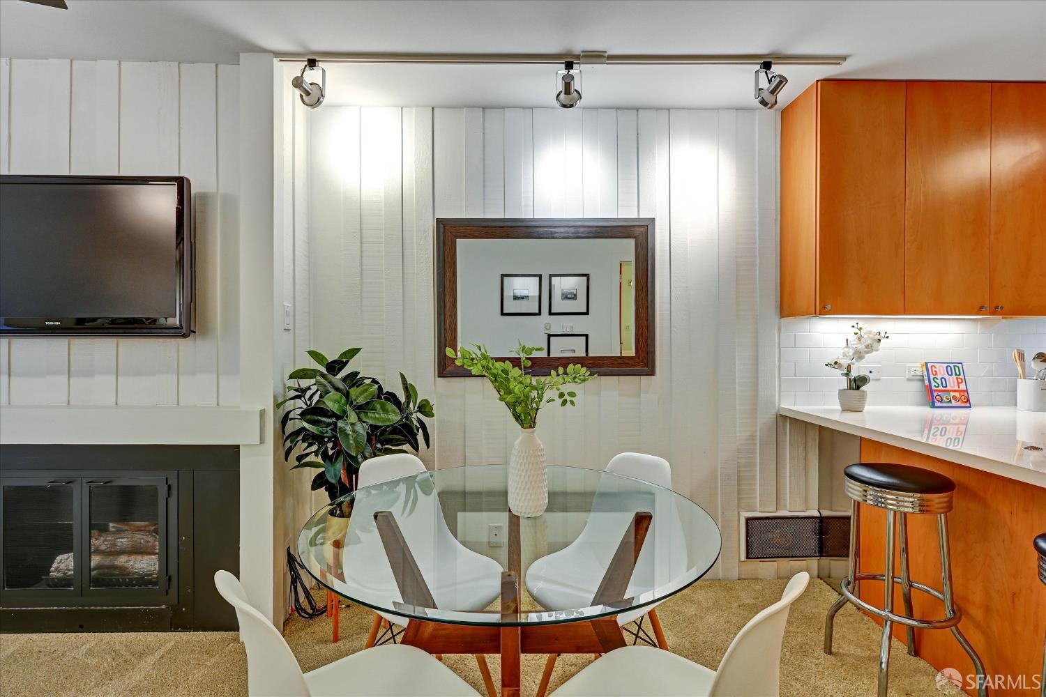 Photo #6: 426118686 Listing: Photo #6