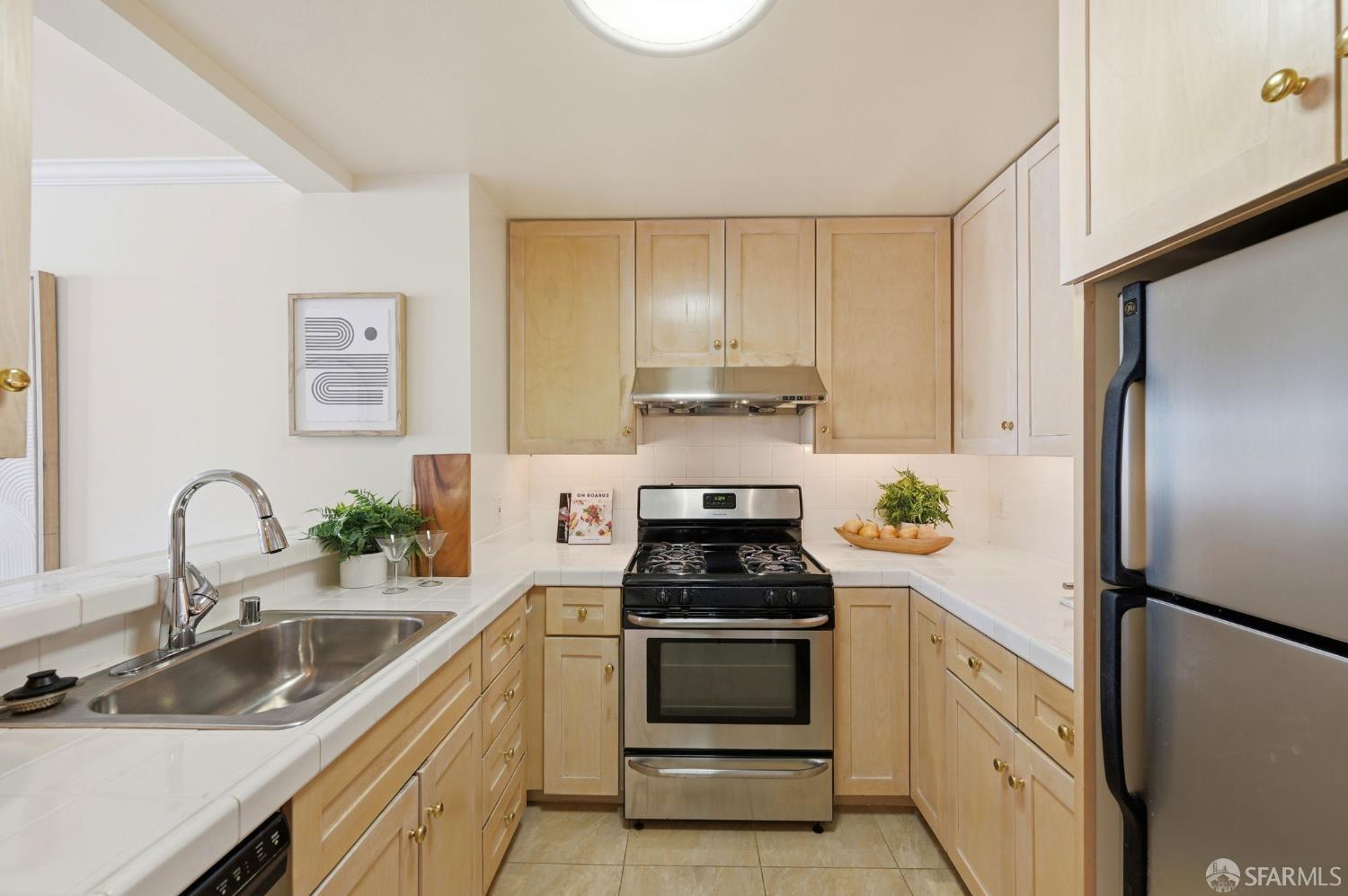 Photo #14: 426127543 Listing: Photo #14