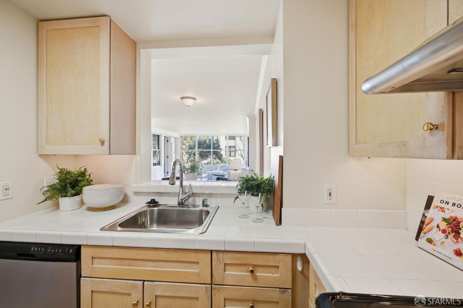 Photo #17: 426127543 Listing: Photo #17