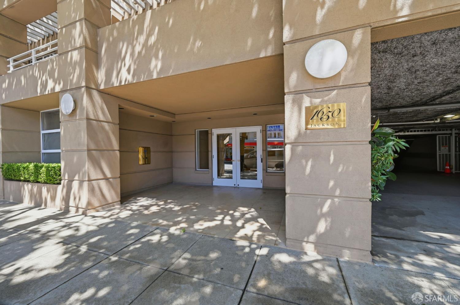 Photo #2: 426127543 Listing: Photo #2