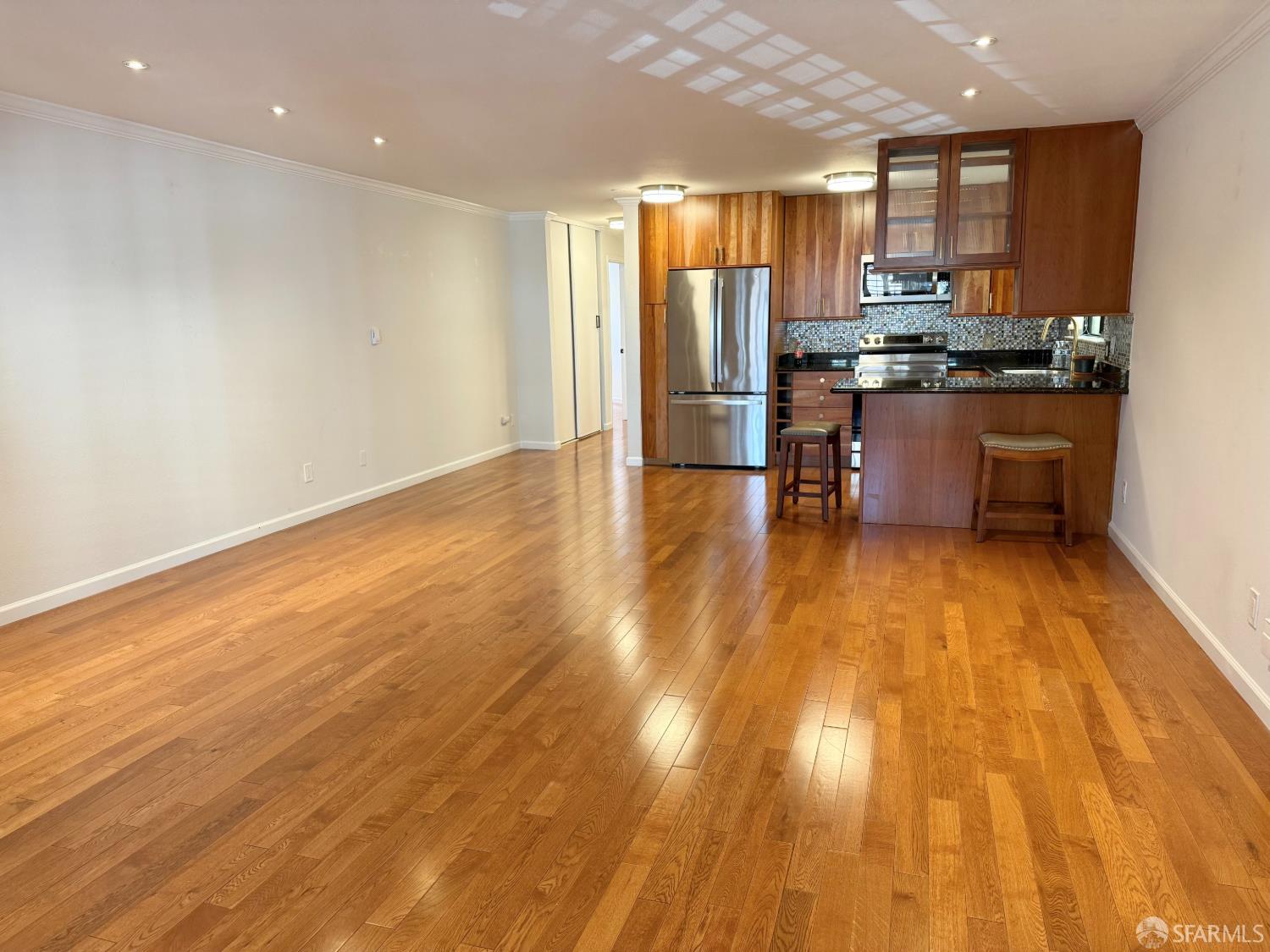 Photo #2: 426128619 Listing: Photo #2