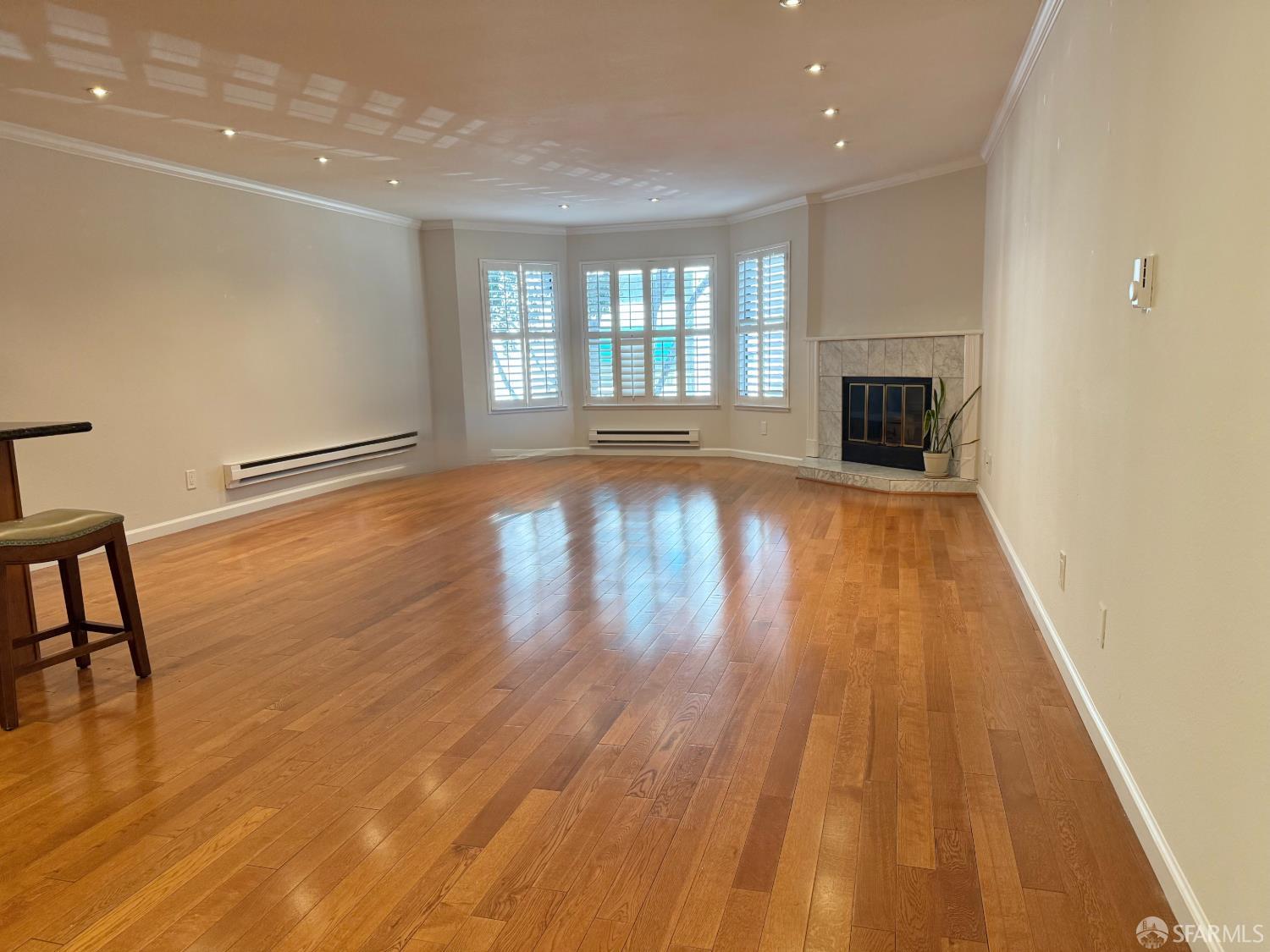 Photo #1: 426128619 Listing: Photo #1