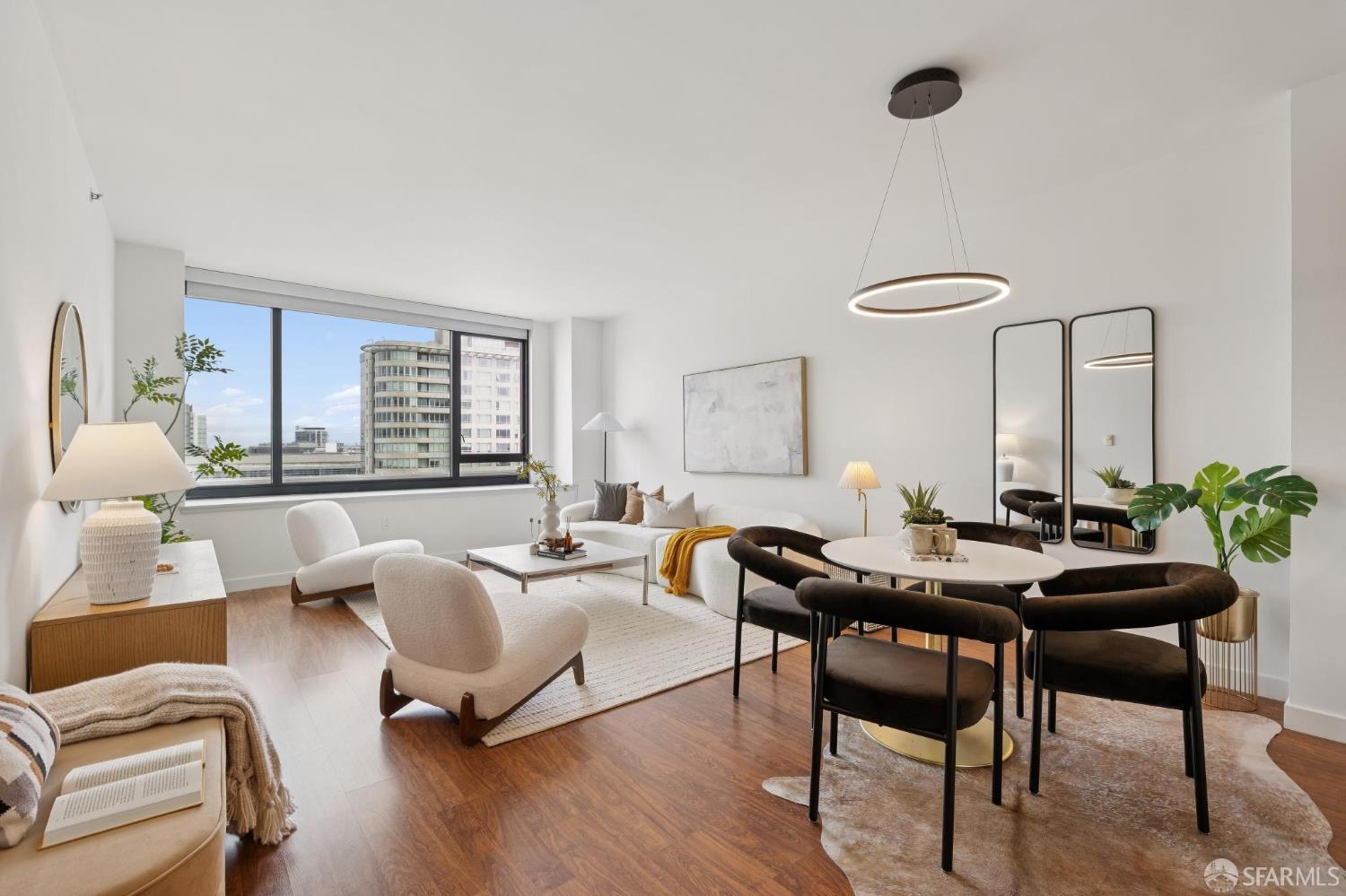 260 King Street # 1011